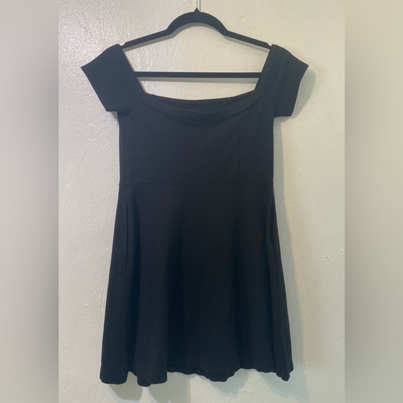 Free People 62%rayon 33%cotton 5%spandex black mini dress.Size S/P - Picture 4 of 8
